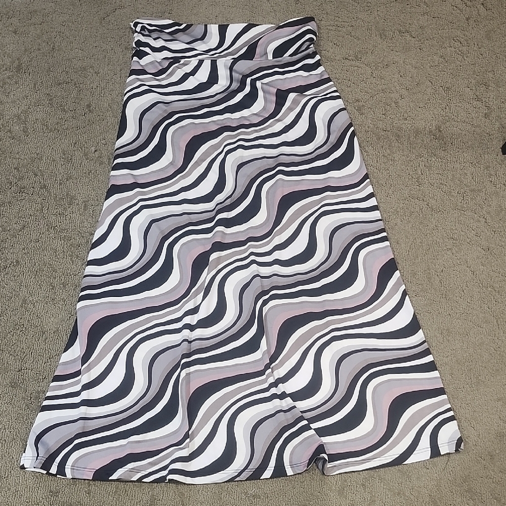 Elegant Wave Pattern Maxi Skirt